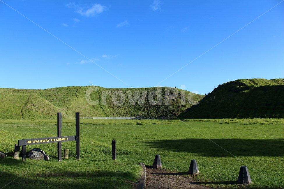 outdoors,옥외,field,들,grassland,목초지,목장,잔디,산,분화구,트래킹