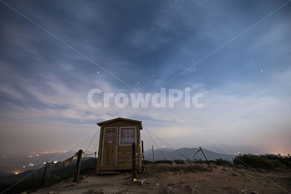 night view,star trail,star,night sky,trajectory,Hwangmaesan Mountain