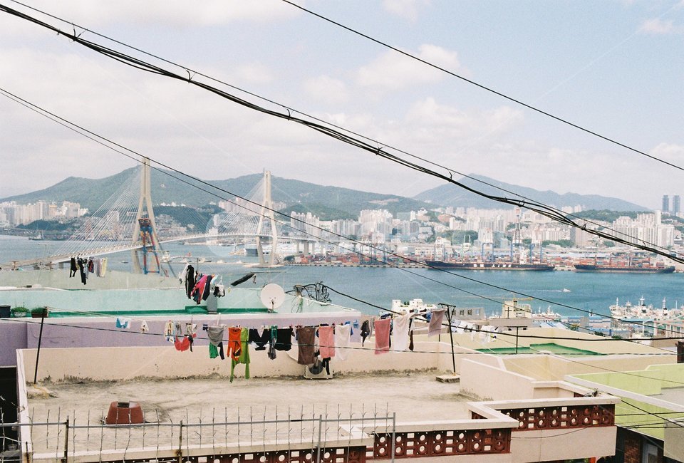 빨래,부산,옥상,빌라,바다,풍경,landscape,경치,outdoors,옥외,자연,도시,풍경,city,landscape,한국도시풍경,한국도시경관,korea cityscape,nature,scenery