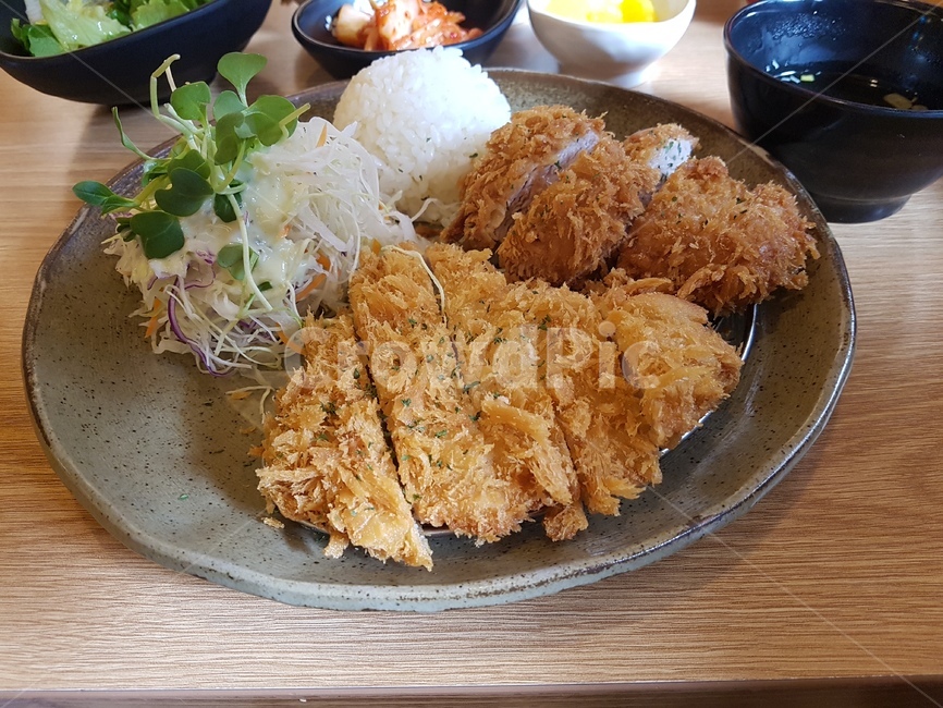 돈까스,고기,음식,점심,일식,음식,식재료,요리,food,cook,meal,dishes,food reserves