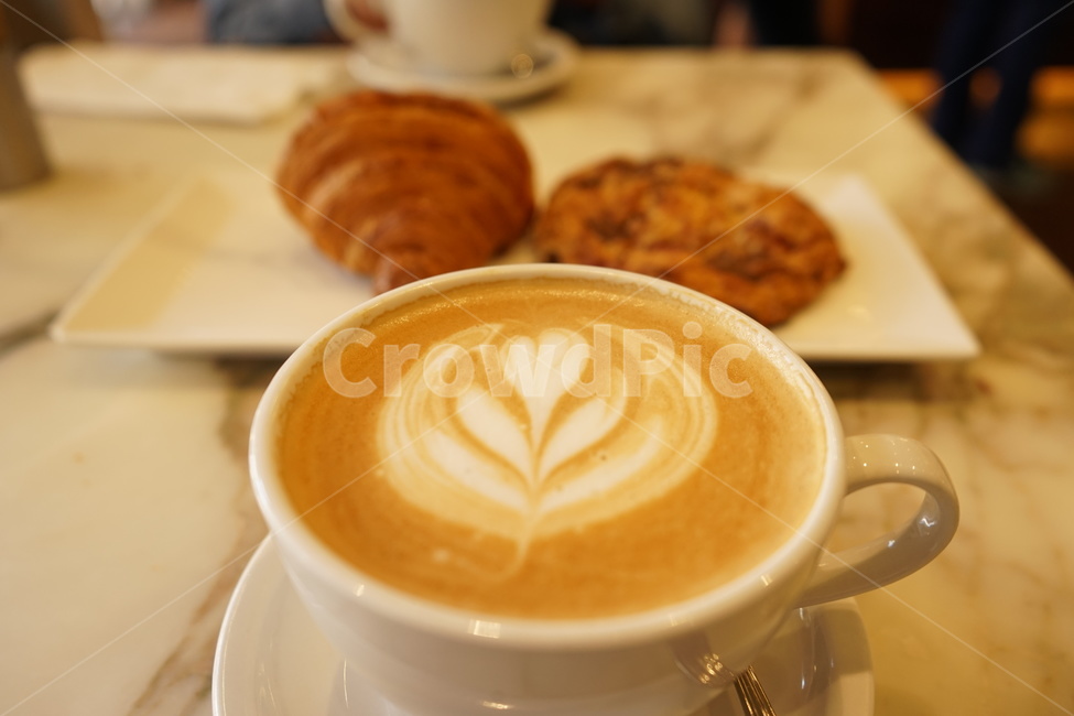 커피컵,cup,컵,coffeecup,beverage,마실것,latte,라떼,drink,음식,food,빵,bread,카페,커피,커피,카페,coffee,cafe