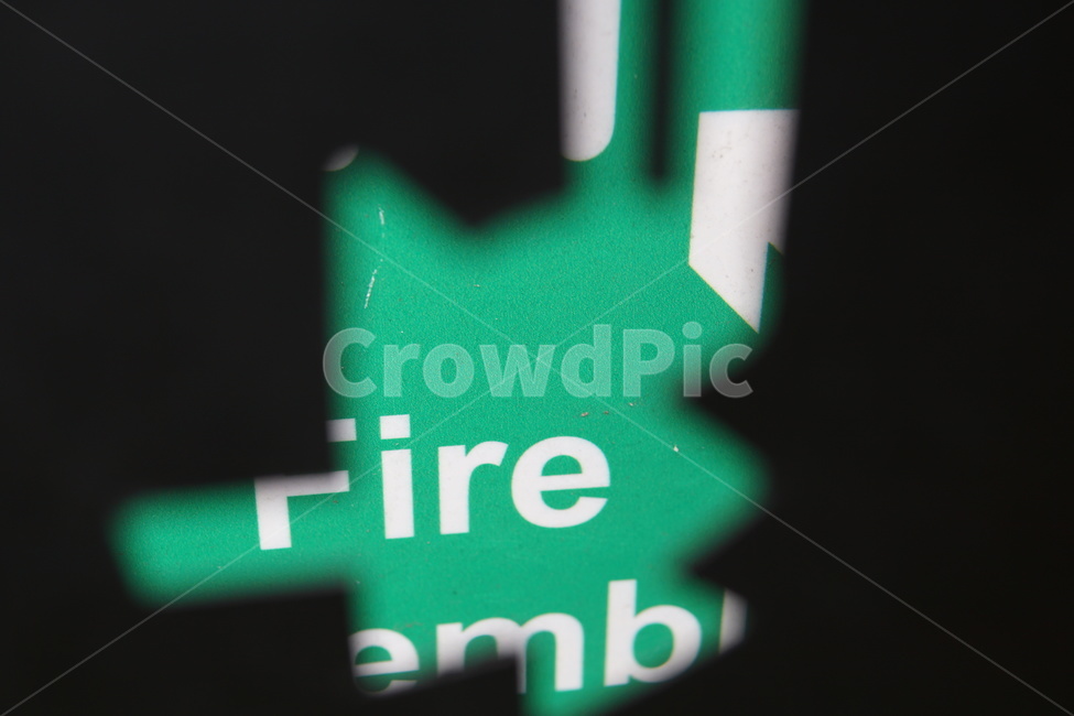 화재사인간판,화재,간판,fire,알람,붉은색,초록색,철조망