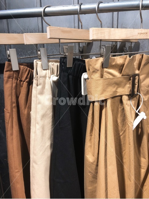 옷,가게,치마,옷걸이,검정,패션스타일,의상,fashion,style,쇼핑,shopping