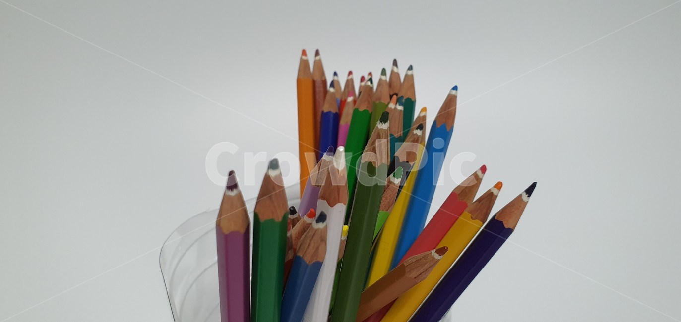 색연필,연필,컬러,색상,화려,나무,색칠,education,pencil,art,wood,color,colorful,school,isolated,equipment,white,drawing,design,draw,green,paint,object,wooden,blue,colour,rainbow,sharp,office,red,yellow,orange,spectrum,학용품,문구류,사무용품,school supplies,stationery,office supplies