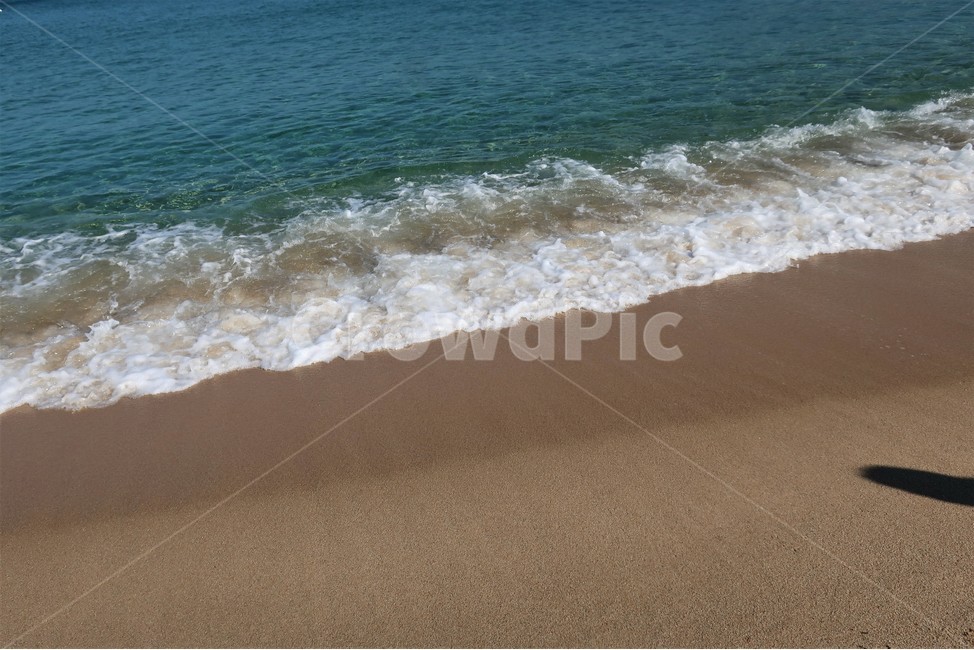 해안,해변,해수욕장,바닷가,바다,파도,물거품,모래,모래사장,그림자,풍경