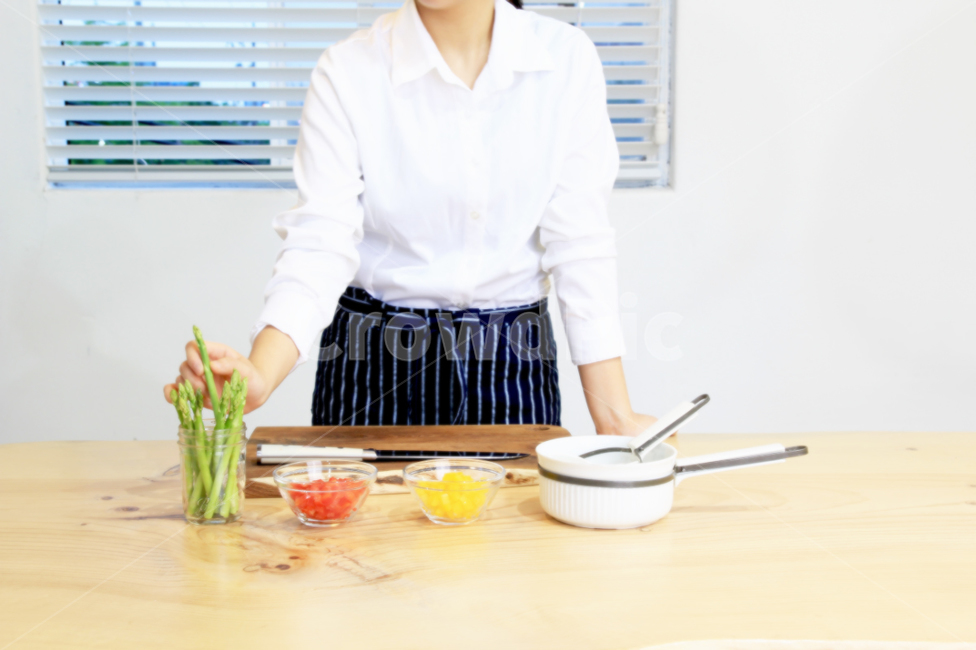 person,사람,아스파라거스,앞치마,푸드스타일,푸드스타일링,푸드스타일리스트,foodstyle,foodstyling,foodstylist