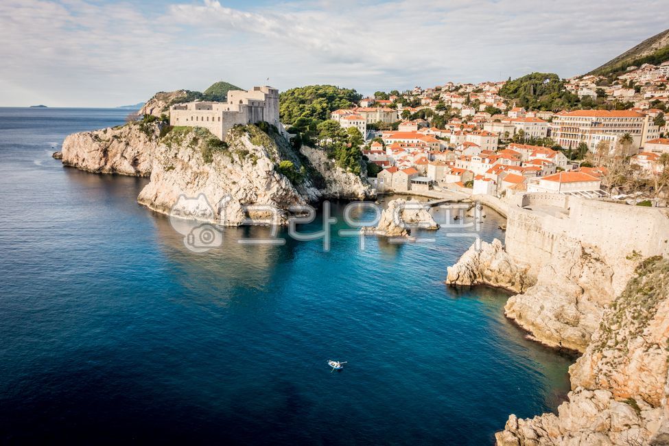 sky,Cliff,headland,coastline,castle,cliff,dubrovnik,dome,building,sea,croatia,promontory,outdoors,ocean,shoreline,Dubrovnik,Croatia,architecture