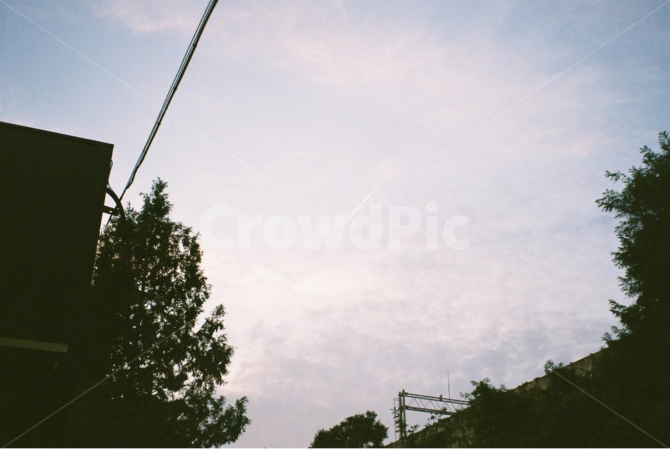 전철,일몰,비행운,구름,나무,하늘,sky,sunset,cloud,tree,자연,풍경,nature,landscape