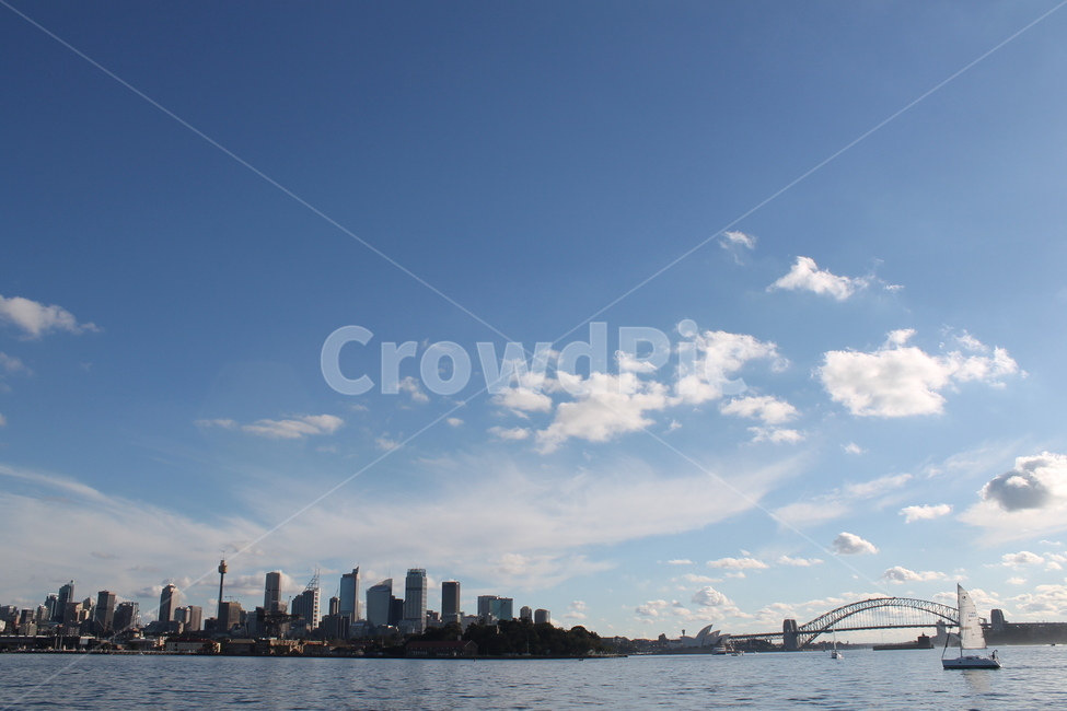 바다,sea,sky,bluesky,하늘,푸른하늘,파란하늘,구름,cloud,clouds,sydney,시드니,boat,보트,도시,도심,city,빌딩,building,해외,외국,세계,foreign,oversea,world