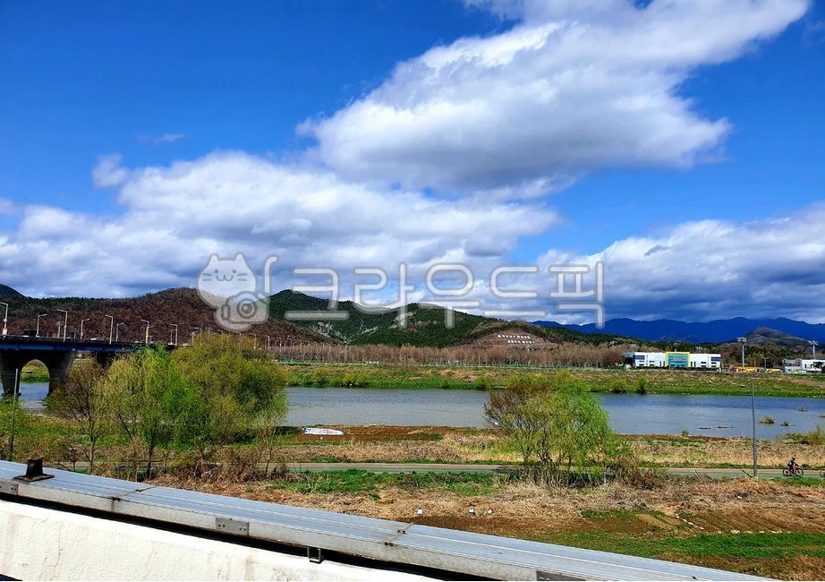 roadside scenery,Scenery across the road,river scenery,sight,mountains and rivers,water
