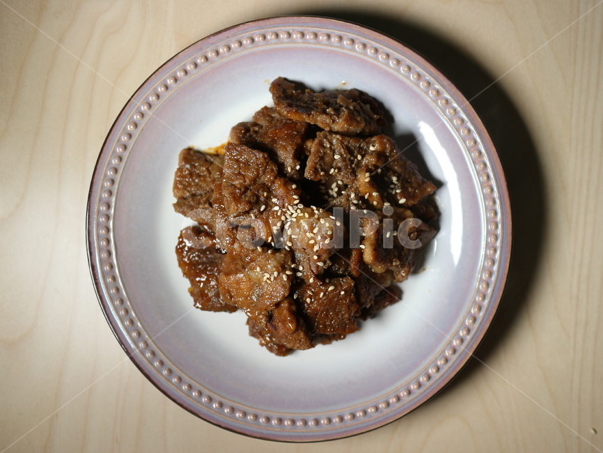 seasoning,양념,food,참깨,돼지고기,돼지,갈비,양념갈비,dish,요리,식사,식품