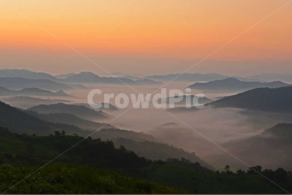 sky,하늘,dawn,새벽,landscape,경치,redsky,붉은하늘,영암,서광목장,서광목장일출,서광목장아침,풍력발전단지,서광목장운해,nature,자연,outdoors,옥외,mountainrange,산맥,mountain,산,한국자연풍경,한국자연경관,korea nature landscape