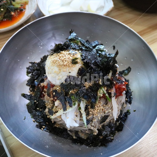 여름,막국수,계란,김,오이,배,음식,깨,summer,natsu,egg,tamago,nori,kyuuri,nashi,cucumber,pear,food,tabemono,sesame,goma,여름,계절,summer,season,음식,식재료,요리,food,cook,meal,dishes,food reserves,면류,면요리,noodles,한식,한국음식,한국요리,korean food,korean dishes,korean meal,korean cook,plant,식물