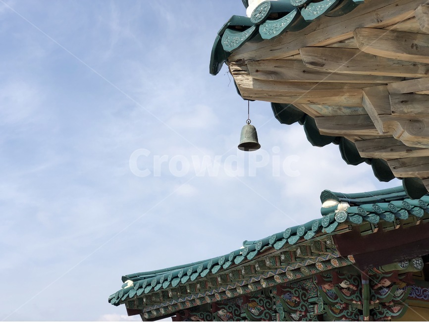 절,종,기와,하늘,구름,한국전통,한국문화,korean traditional,korean culture,건축물,건물외관,exterior,building,structure,architecture,construction