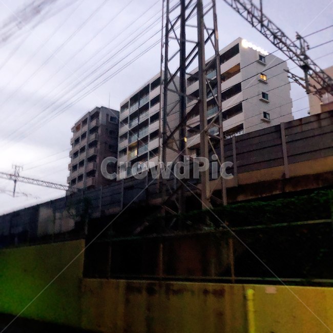 아파트,멘션,지하철,철로,길,도시,풍경,city,landscape,power lines,전력선,cable,케이블,electric transmission tower,송전탑