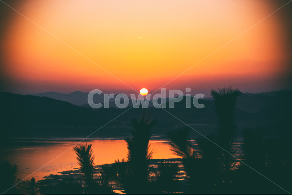 자연,풍경,일몰,sunset,landscape,nature,sunfall,태양,해,햇빛,sun,sunlight,light,빛,산,산맥,낙조,만,bay,mountain,식물,plant,하늘,sky,자연,풍경,nature,landscape,해변,바다,beach,sea,실루엣,그림자,silhouette,shadow,outdoors,옥외