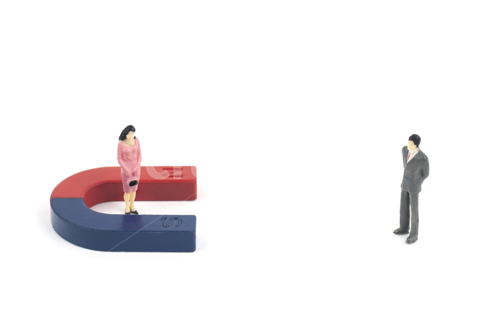 자석,커플,남녀,사랑,러브,연인,첫만남,사랑하다,빠지다,썸,클로즈업,결혼,미니어처,아이디어,컨셉,시작,연애,피규어,오브젝트,음극,양극,자력,끌림,첫눈,반하다,인연,말굽,빨강,파랑,누끼,배경,전류,백그라운드,영,남자,여자,유니크,첫사랑,젊은,흰색,화이트,매력,마그넷,연출,컨셉,콘셉,direction,concept