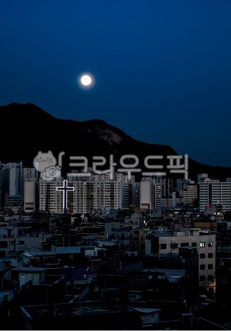 노원구,상계동,중계동,하계동,불암산,아파트,빌라,공동주택,부동산,건물,도시,도시풍경,야경,하늘,보름달,달,만월,옥외,밤,자연,천문학,야간,배경화면,바탕화면,서울시,night,outdoors,nature,moon,astronomy,metropolis,city,sky,십자가,교회