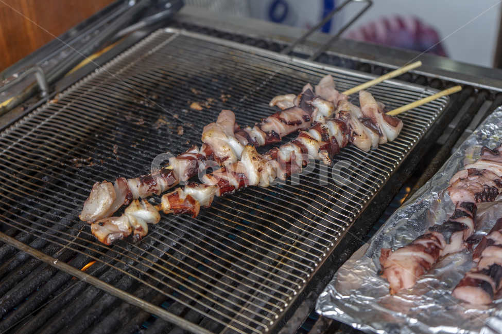 문어꼬치,꼬치구이,길거리음식,꼬치요리,구이음식,석쇠,octopusskewered,grilledskewers,streetfood,gridiron