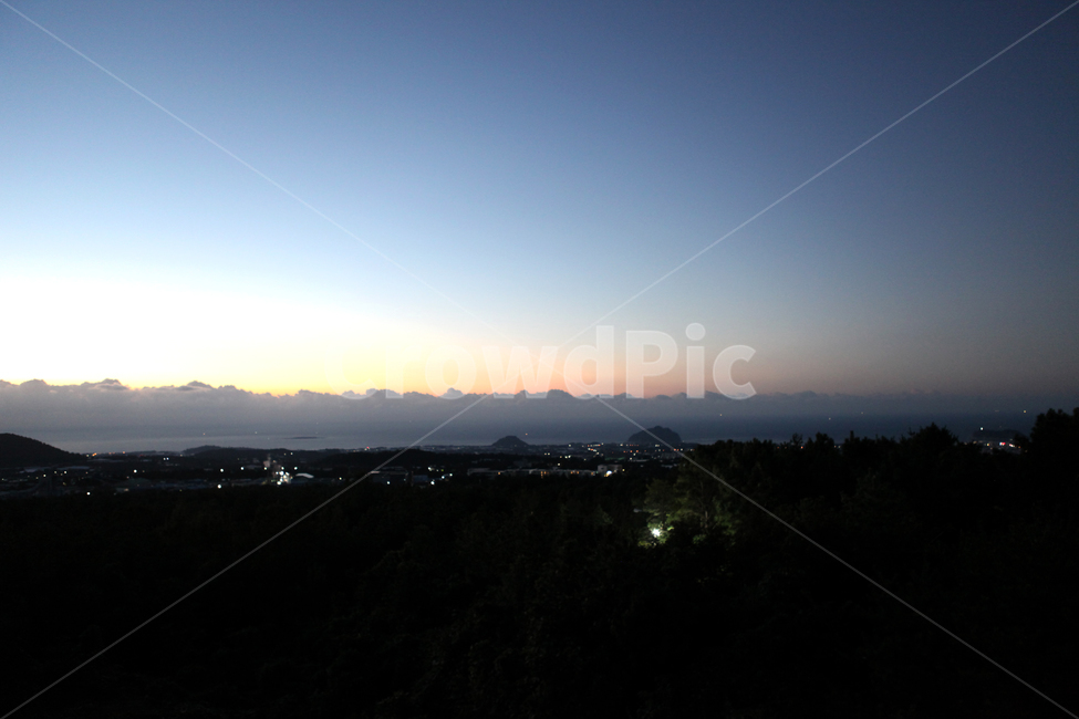 노을,붉은,저녁,도시,어둠,자연,풍경,nature,landscape,outdoors,옥외,scenery,경치,flare,플레어,light,빛,sunset,일몰,red sky,붉은 하늘,sky,하늘,dusk,황혼,dawn,새벽