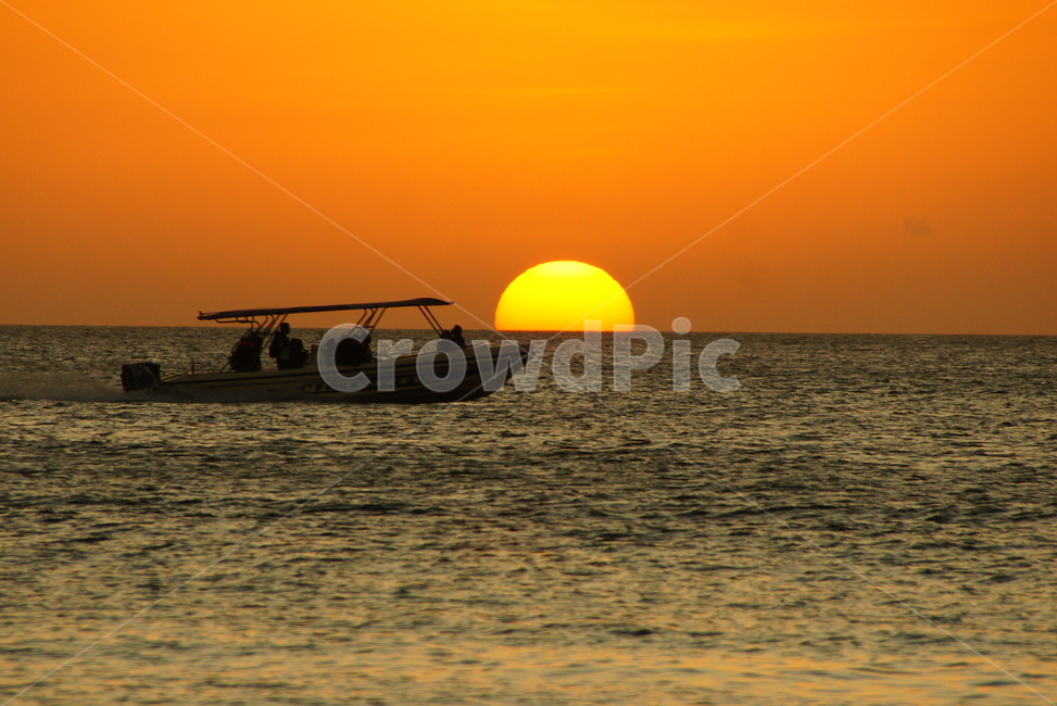 일몰,일출,석양,sunset,sunrise,바다,수평선,보트,배,boat,watercraft,선박