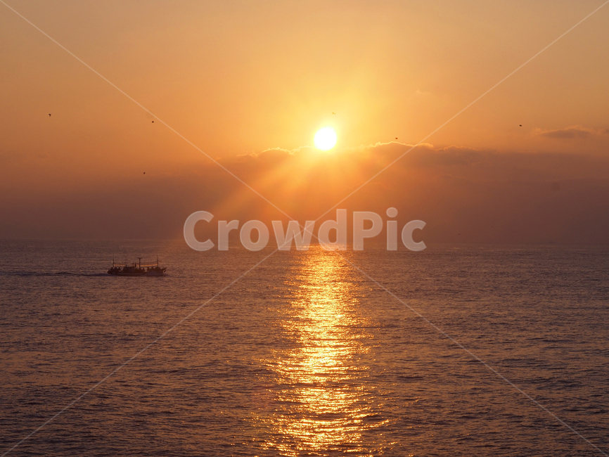 바다,sea,울릉도,여름바다,바닷가,ocean,평화,여름,파란,beach,coast,물,water,일출,일몰,노을,해질녘,배,오징어배,감성