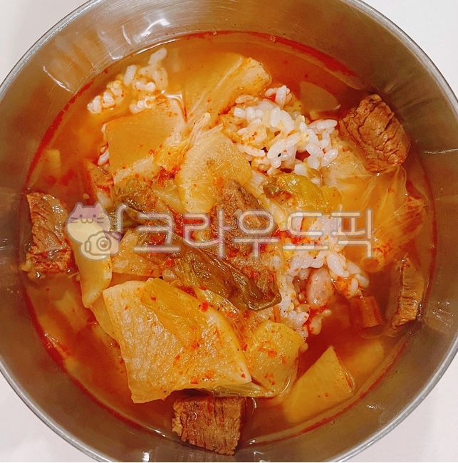 soup,radish,beef,cow,green onion,Gukbap,Beef radish soup,Beef soup and rice,spicy,rice,food,meal,meat,Beef radish soup and rice,Spicy beef radish soup