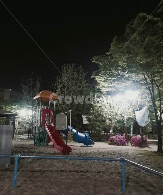 밤놀이터,놀이터,미끄럼틀,공원,어린이놀이터