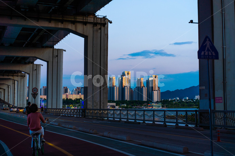 sky,background,Jamsu Bridge,nightfall,Banpo Bridge