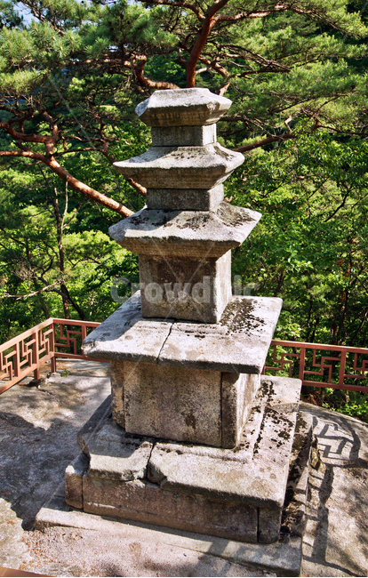삼층석탑,오봉산,청평사,춘천,고려시대,공주탑,설화,전설,석탑,조각상,동상,석상,조형물,statue,bronze statue,stone statue,종교,신앙,religion,belief,faith