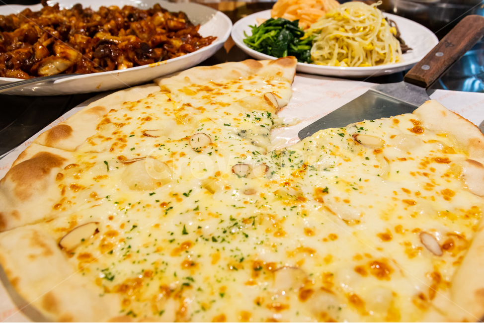 피자,고르곤졸라,고르곤졸라피자,고르곤졸라치즈,피자치즈,치즈,음식점,레스토랑,맛있는,음식,식품,비스트로,외식,식사,요리,먹거리,음식,식재료,요리,food,cook,meal,dishes,food reserves,양식,서양음식,서양요리,western food,western dishes,western meal,western cook