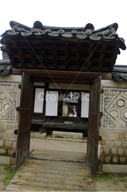 낙선재,창덕궁,고궁,한옥,전통가옥,기와지붕,건축,traditional,문,한국전통,한국문화,korean traditional,korean culture,건축물,건물외관,exterior,building,structure,architecture,construction