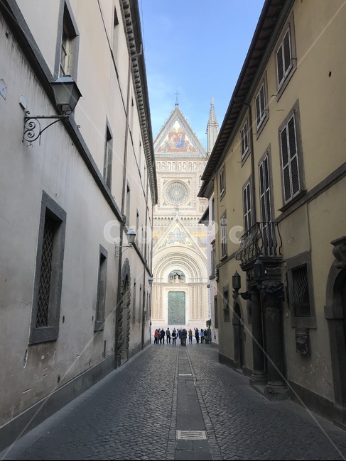 오르비에또,orvieto,대성당,이탈리아,로마근교,슬로우시티,해외여행,로마,사람들,관광지,아름다운성당,성당,구경꾼,여행,골목,골목길