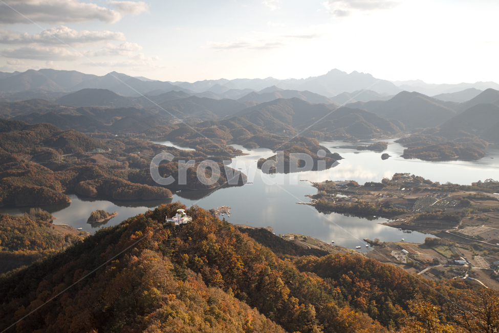 자연,배경,호수,물,반영,하늘,구름,단풍,나무,산,울긋불긋,풍경,가을,계절,fall,autumn,season,자연,풍경,nature,landscape,한국자연풍경,한국자연경관,korea nature landscape,outdoors,옥외,promontory,곶,scenery,land,땅