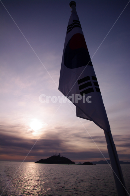 노을,석양,바다,하늘,섬,서해,한국,구름,풍경,풍광,자연,nature,landscape,태극기,자연,풍경,nature,landscape,한국자연풍경,한국자연경관,korea nature landscape,symbol,상징,flag,깃발