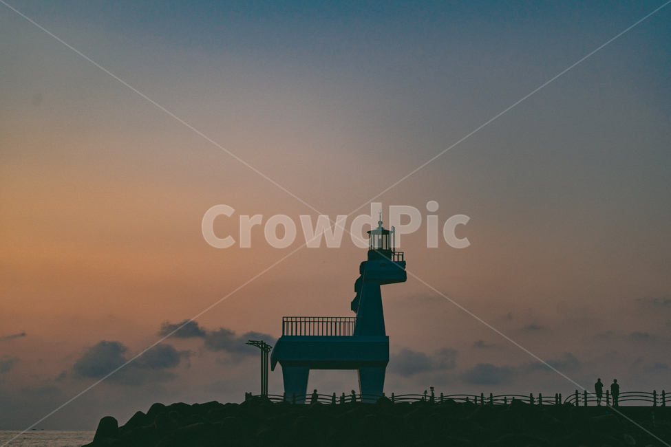 architecture,건축물,building,등대,lighthouse,건물,tower,탑,beacon,일몰,노을,sunset,바다,구름,방파제