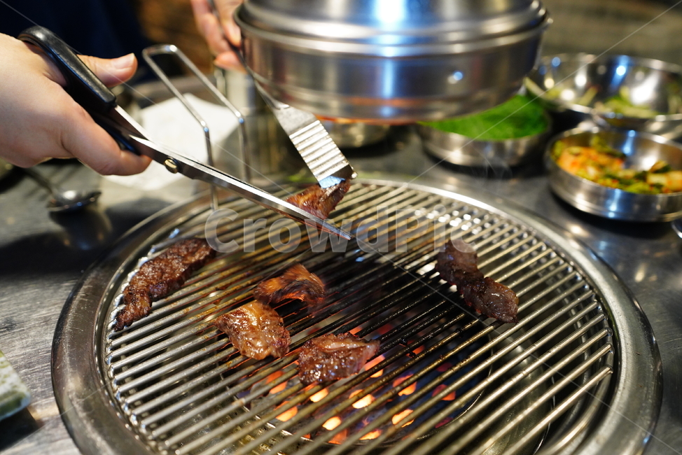 한우,소고기,육류,육식,한식,식사,음식,푸드,안주거리,먹거리,구이,술안주,음식,식재료,요리,food,cook,meal,dishes,food reserves,육류,고기,meat,한식,한국음식,한국요리,korean food,korean dishes,korean meal,korean cook