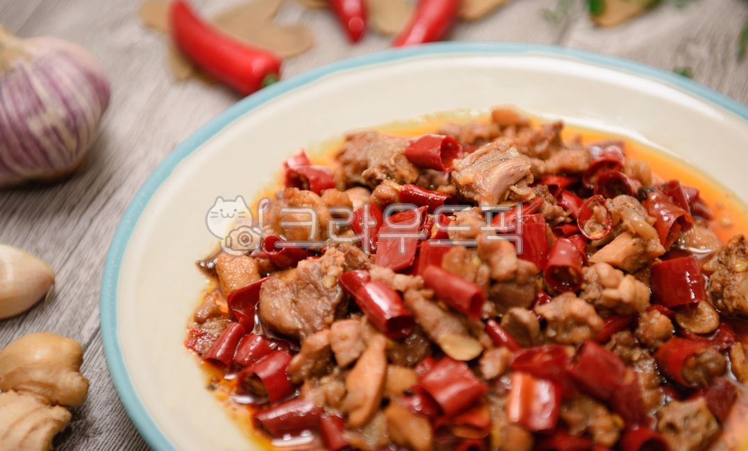 pepper,garlic,red pepper,rabbit dish,meat dishes,Oily dishes,Cheongyang pepper,plate,Yibin cuisine,Chinese food,chinese pepper,Sichuan cuisine,Fried rabbit dish,Chinese spicy cuisine,Oil,Chinese cuisine,rabbit meat,ginger,rabbit,Chinese rabbit dish,spicy 