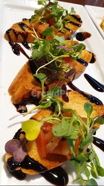 토마토부르스게타,토마토,바게트,발사믹드레싱,에피타이저,음식,식재료,요리,food,cook,meal,dishes,food reserves