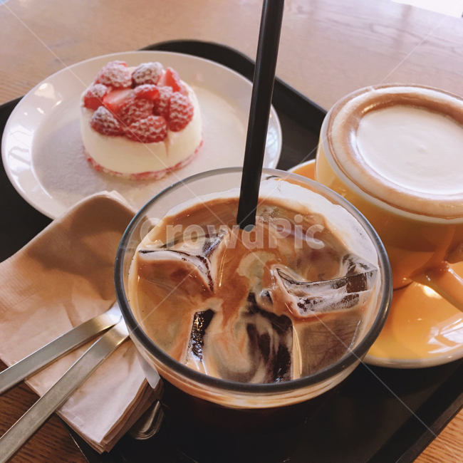 아이스아메리카노,카페라떼,케이크,디저트,카페,후식,딸기,딸기케이크,커피,디저트,간식,후식,dessert,snack,커피,카페,coffee,cafe