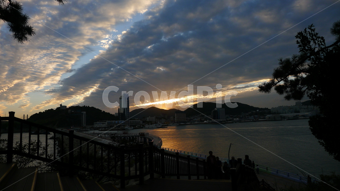 하늘,구름,풍경,자연,노을,여수,여수오동도,도시,풍경,city,landscape,한국도시풍경,한국도시경관,korea cityscape,handrail,난간,banister,railing,light,빛,flare,플레어