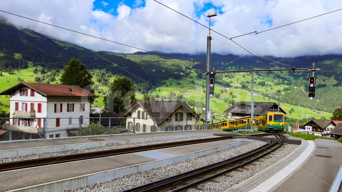 스위스,그린델발트,switzerland,Grindelwald,기차,train,swiss,교통,교통수단,traffic,transportation,시골,마을,풍경,landscape,country,rural,town,해외,외국,세계,foreign,oversea,world,rail,레일,train track,기찻길,railway,철도