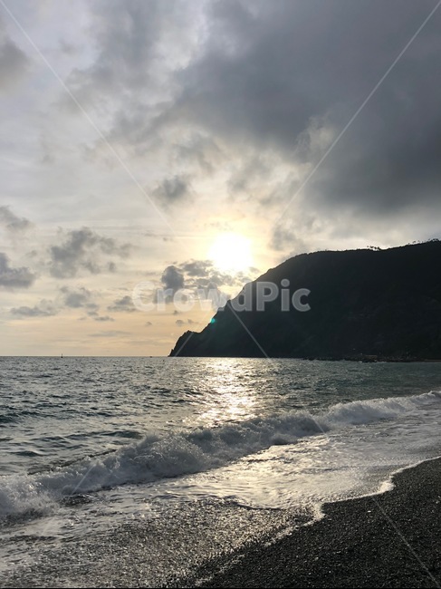 이탈리아,소도시,레반토,석양,바닷가,자연,풍경,nature,landscape,해변,바다,beach,sea,ocean,대양,water,물,outdoors,옥외,light,빛,flare,플레어
