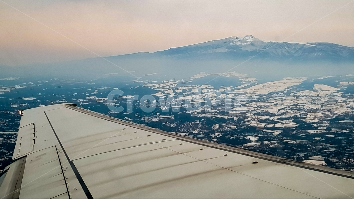 한라산,제주도,비행기,날개,산,겨울,눈,설경,snow,mountain,winter,하늘,sky,겨울,계절,winter,season,자연,풍경,nature,landscape,한국자연풍경,한국자연경관,korea nature landscape,제주도,jeju,jeju island,교통,교통수단,traffic,transportation,경치,outdoors,옥외,scenery,aerial view,조감도,leisure activities,레저 활동,adventure,모험