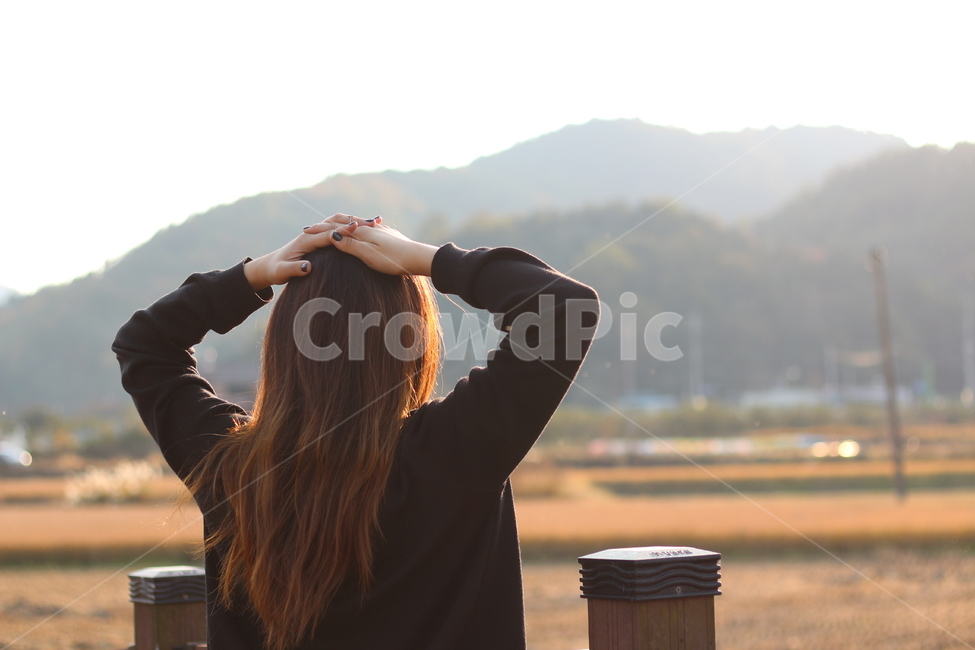 가을,햇빛,뒷모습,감성,시골,가을,계절,fall,autumn,season,사람,인물,인간,human,person,여성,여자,woman,female,lady
