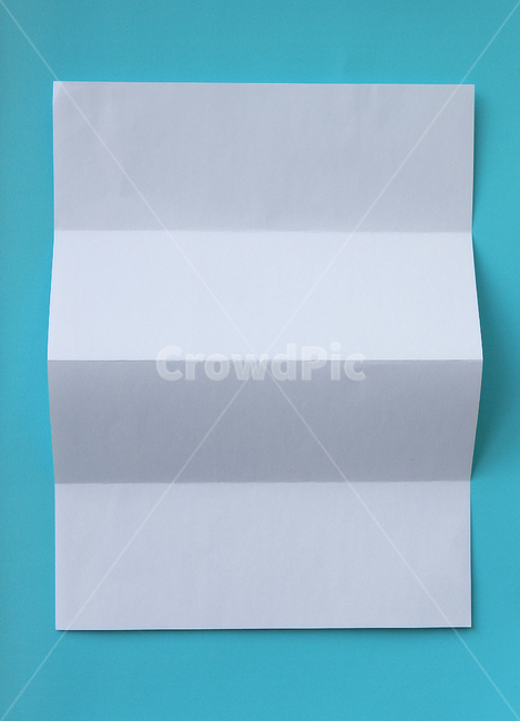 종이,페이퍼,탑앵글,탑뷰,흰종이,흰색,주름,blank,empty,nobody,object,paper,topview,white,blue,파란색,파란배경,블루,파랑,화이트,하얀색,접기,접은,접어놓은,접힌자국,자국,접은자국,편지