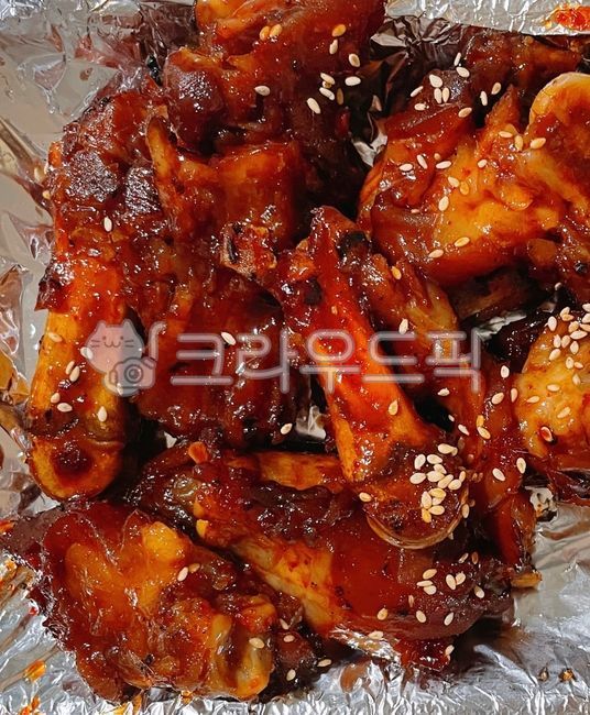 불족발,미니족발,족발,돼지족발,돼지고기,돼지,고기,육류,양념족발,미니양념족발,미니불족발,음식,양념,참깨,깨,요리,포장,식사,식재료,food,dish,cook,meal,pork,meat,sesame