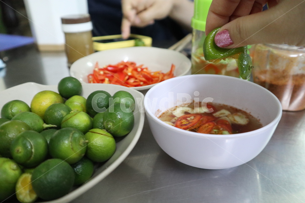 라임,fruit,과일,감귤류과일,음식,소스,제조,홍고추,green,red,taste