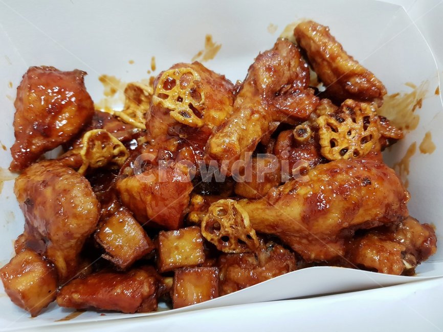 치킨,소이바베큐,닭,야식,bhc,치느님,양념치킨,간장치킨,후라이드,연근튀김,닭다리,순살,저녁,음식,밥,음식,식재료,요리,food,cook,meal,dishes,food reserves,육류,고기,meat