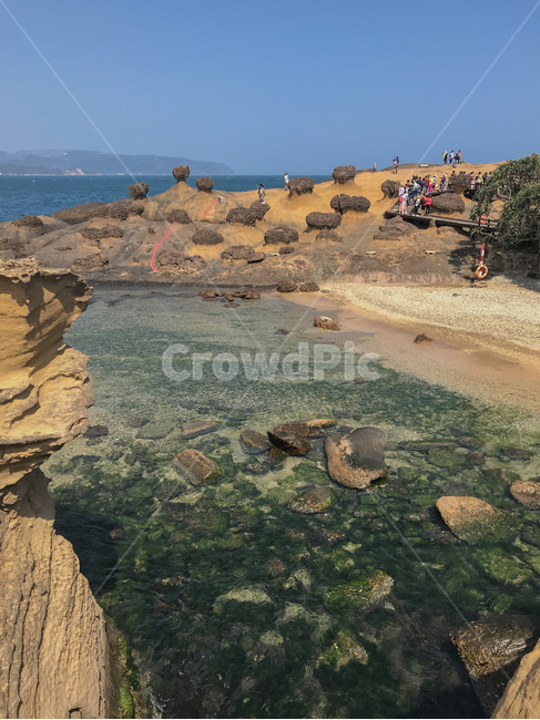 대만,타이베이,예류지질공원,자연,옥외,돌,하늘,날씨,맑음,낮,사람,바다,명소,aerial,beach,beautiful,blue,cliff,coast,coastline,geological,geology,landscape,natural,nature,ocean,outdoor,park,rock,scenic,sea,seascape,sky,stone,summer,sun,sunny,taiwan,tourism,view,water,wave